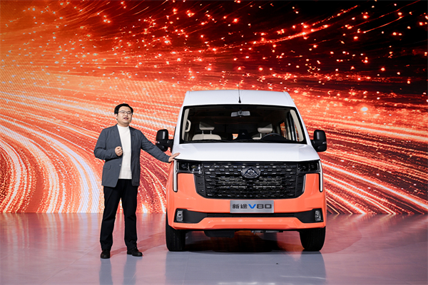 跑得猛、花得少、养得省、全场景！“全场景高价值轻客”上汽大通新途V80 9AT荣耀上市，全面高人一档